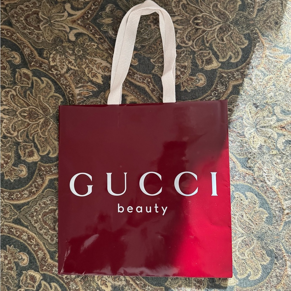 Gucci Gift Bag Size  11x11x5